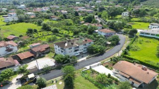 Akyazının mahalleleri asfalt ile güzelleşiyor