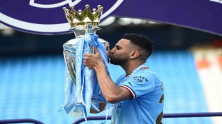 Al-Ahli, Riyad Mahrez ile 4 yıllık sözleşme imzaladı