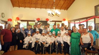 120 çocuk ücretsiz sünnet oldu, başkan kirve oldu