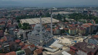Altı otopark, üstü meydan