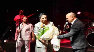 Altınova Belediyesi 16. Kültür Festivali renkli görüntülerle başladı