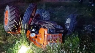 Altıntaşta devrilen traktörün altında kalan sürücü hayatını kaybetti