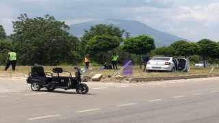 Amasyada otomobil elektrikli bisikletle çarpıştı: 5 yaralı