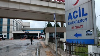 Amcasını bıçakladı