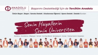 Anadolu Üniversitesi onlarca bursuyla başarının yanında