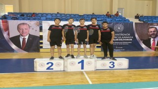 ANALİG Badminton müsabakalarında Afyonkarahisar takımı yarı finale yükseldi