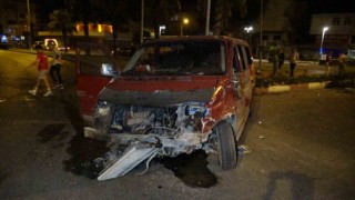 Antalya'daki kazada 3 kişi yaralandı