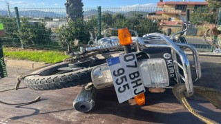 Antalyada iki kardeş motosiklet kazasında yaralandı