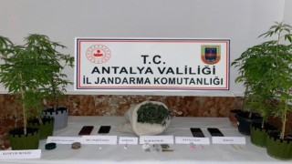 Antalyada zehir tacirlerine jandarmadan darbe