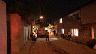 Aracın hızlı geçmesi kavgasında baba ve oğlunu silahla vuran şahıs tutuklandı