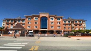 Aracına bindikleri taksiciyi öldüren iki genç tutuklandı