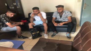 Askere gideceğini söyleyerek para toplayan 3 kişi yakalandı