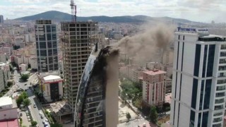 Ataşehirde yanan 17 katlı iş merkezi havadan görüntülendi