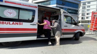 Avcılarda iş yerinde çıkan yangında mahsur kalan 3 kişi kurtarıldı