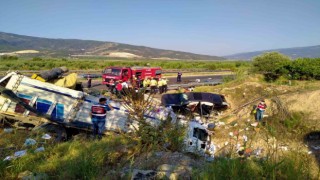 Aydında trafik kazası: 2 ölü, 4 yaralı