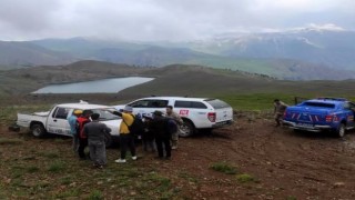 Aygır Gölünde mahsur kalan 5 kişi kurtarıldı