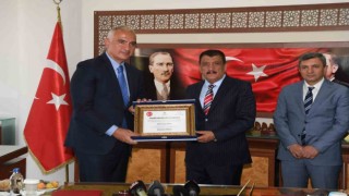 Bakan Ersoya Malatyada Fahri Hemşehrilik Beratı verildi