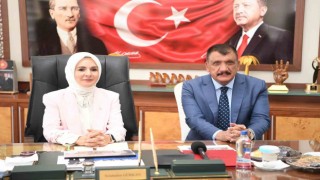 Bakan Göktaş: “Acımız büyük ama inşa sürecinde el birliğiyle devam ediyoruz”