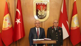 Bakan Güler, Kuvvet Komutanlarını ziyaret etti