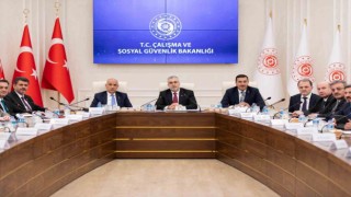 Bakan Işıkhan depremden etkilenen illerle ilgili değerlendirme toplantısına katıldı