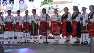 Balkan Folklor Festivali renkli görüntülere sahne oldu