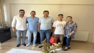 Başarılı öğrencilere hediye