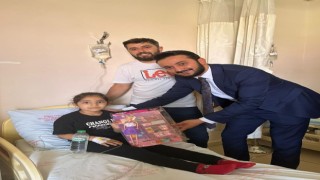 Başhekimden çocuklara oyuncak sürprizi