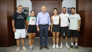 Başkan Atabay başarılı sporcular ile buluştu