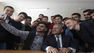 Başkan Büyükkılıç, YKS sonuçlarını kutlayarak öğrencileri Kayseriye davet etti