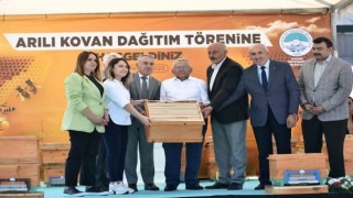 Başkan Büyükkılıçtan 35i kadın 80 üreticiye 2 milyon 260 bin TLlik arılı kovan desteği