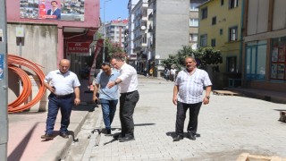 Başkan Ekim parke döşeme ve alt yapı çalışmalarını yerinde inceledi