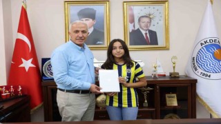 Başkan Gültak, Akdenizin LGS birincisi ile görüştü