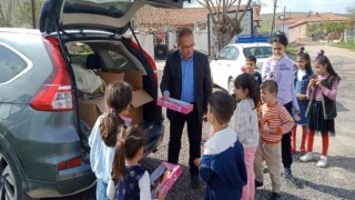 Başkan Kazgan, depremzede çocukların oyuncaklarını unutmuyor