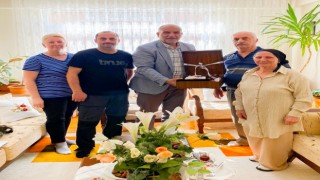 Başkan Sandıkçıdan hacılara Kuran-ı Kerim hediyesi