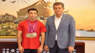 Başkan Yarkadan Avrupa şampiyonu Algüle tebrik