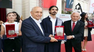 Başkan Yaşar, Başkentlilerin mezuniyet heyecanına ortak oldu