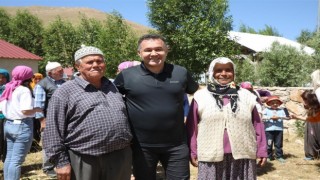 Başkan Yücel Alanya yaylalarını ziyaret etti vatandaşla kucaklaştı