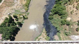 Basra Körfezine kadar giden Dicle Nehrinde korkutan görüntü