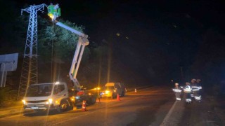 Batı Karadenizde yaşanan sel nedeniyle güvenli elektrik mücadelesi sürüyor
