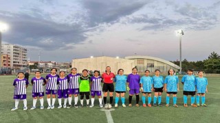 Batmanlı futbolcu kızlar, bölge şampiyonu oldu