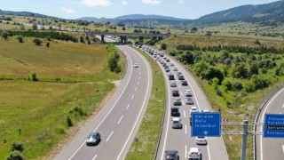 Bayram dönüşünde araç kuyruğu 70 kilometreye ulaştı