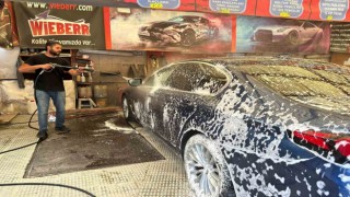 Bayram tatili sebebiyle oto yıkamacıların yüzleri güldü