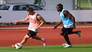 Beşiktaş, çift kale taktik maçı yaptı