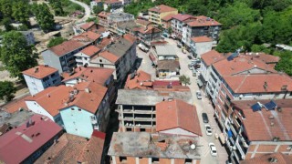 Beycumada AFAD gönüllülerinin yardımı ile selin izleri siliniyor