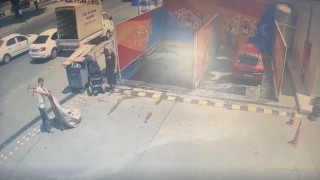 Beyoğlunda şoke eden olay kamerada: Engelli taklidi yaparak akülü tekerlekli sandalyeyi çaldı