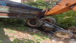 Bilecikte devrilen traktörün altında kalan sürücü hayatını kaybetti