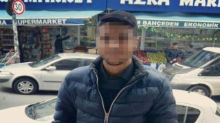 Birlikte alkol içme teklifini reddettiği akrabasını bıçakla katletti