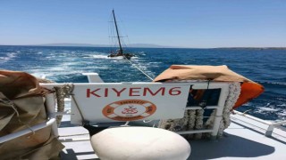 Bodrumda arızalanan tekneyi Kıyı Emniyet ekipleri kurtardı
