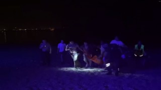 Boğulma tehlikesi geçiren gencin başında ilk yardım tartışması