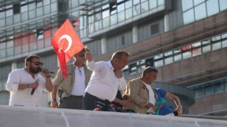 Bolu Belediye Başkanı Tanju Özcanın Adalet ve Değişim Yürüyüşü CHP Genel Merkezinde son buldu